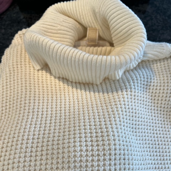 Michael Kors Sweater - Picture 3 of 6